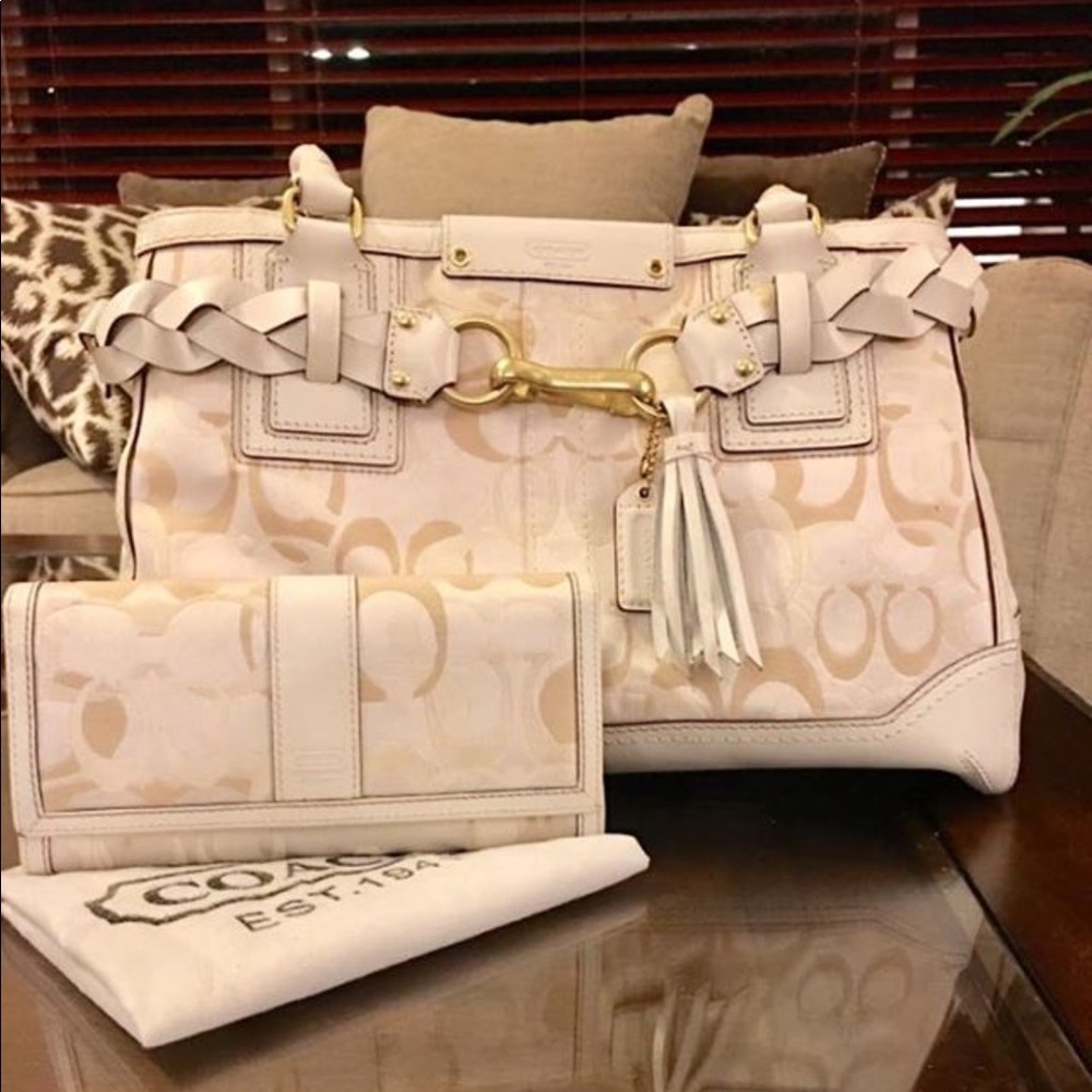 Coach purse and wallet